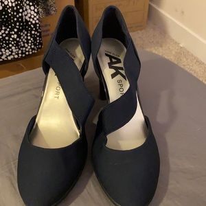 Anne Klein sport size 9 navy heels